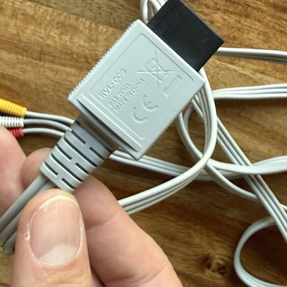 Wii OEM Nintendo Audio Video AV Composite 3 RCA Cable RVL-009 Authentic Works